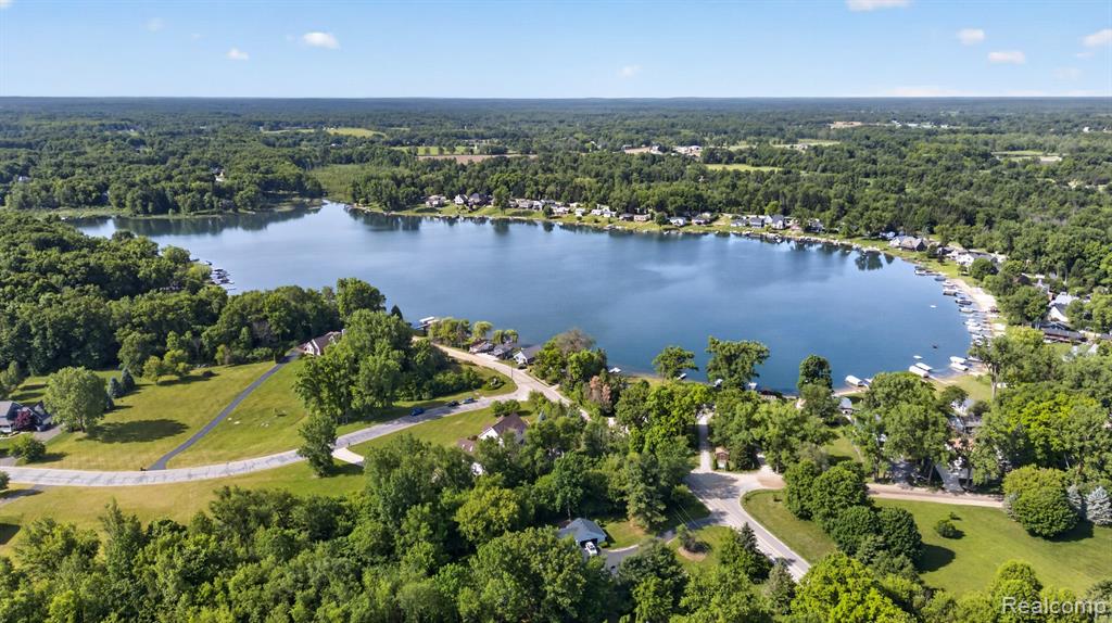 1717 Triangle Lake Road, Howell, MI 48843 — Photo 28
