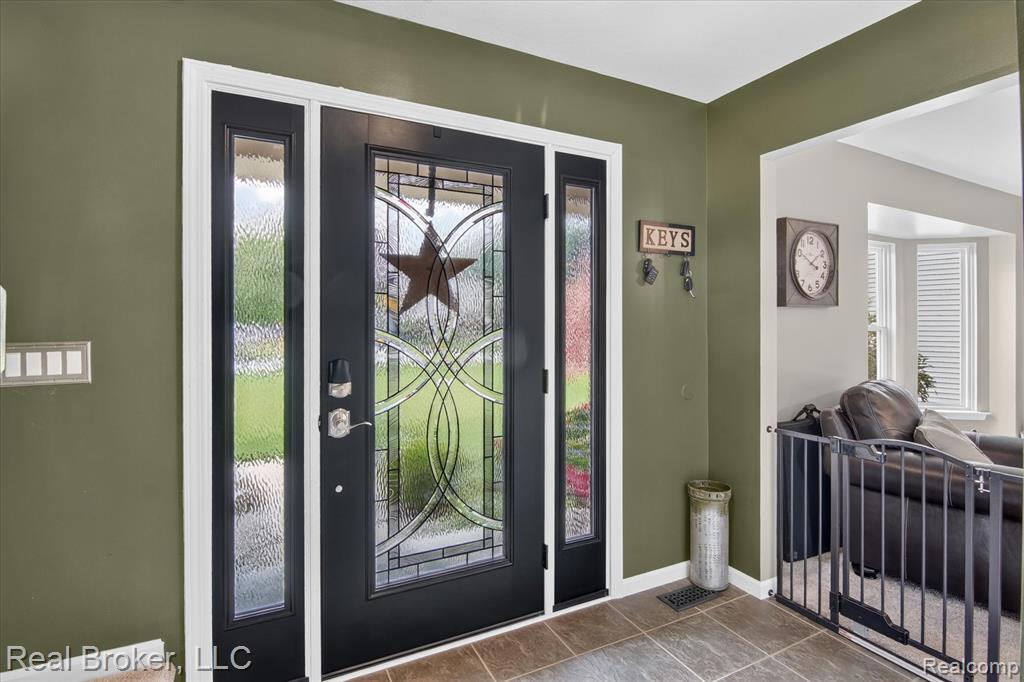 15156 Oak Valley Lane, Monroe, MI 48161 — Photo 5