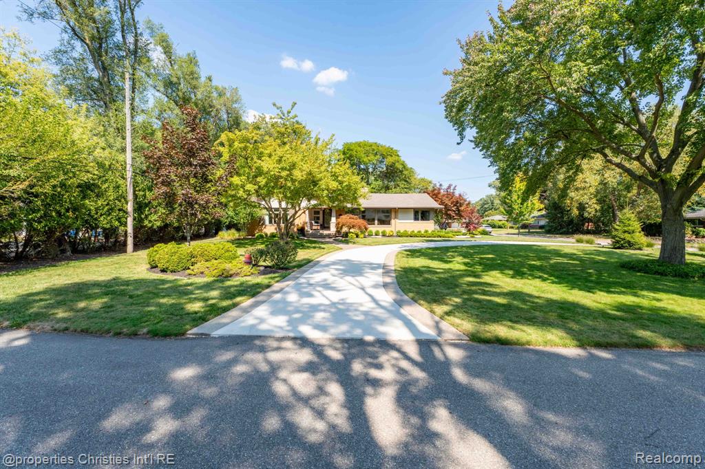 19418 Warwick Street, Beverly Hills, MI 48025 — Photo 81