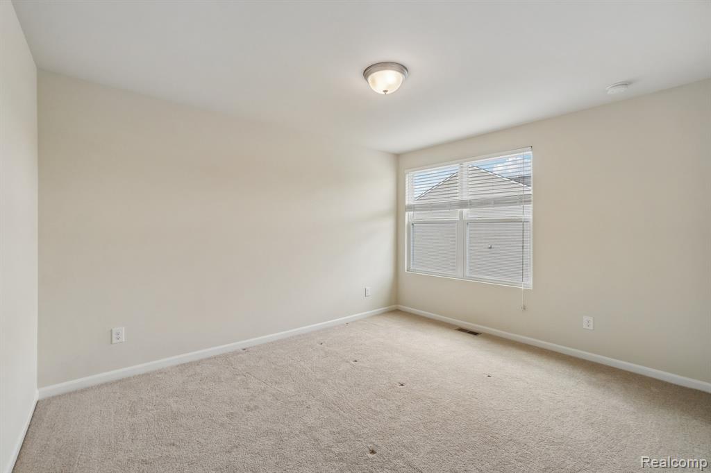 29831 Braeburn dr, New Hudson, MI 48165 — Photo 32