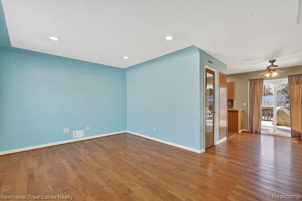 819 Southwood Drive, Fenton, MI 48430 — Photo 7