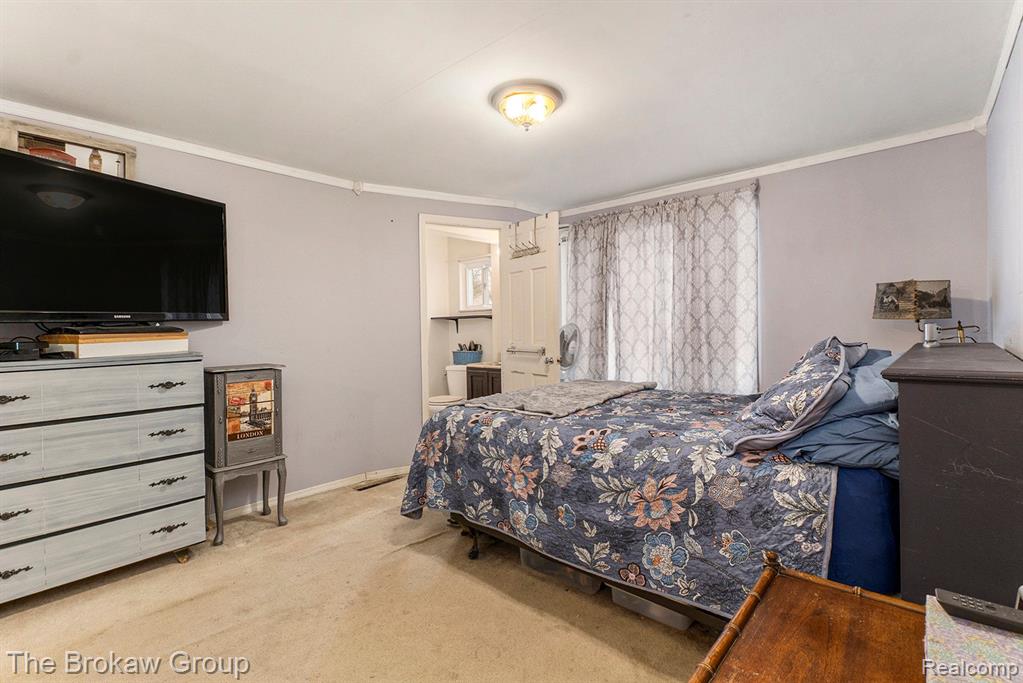 734 WOODLAND Avenue, Lake Orion, MI 48362 — Photo 11