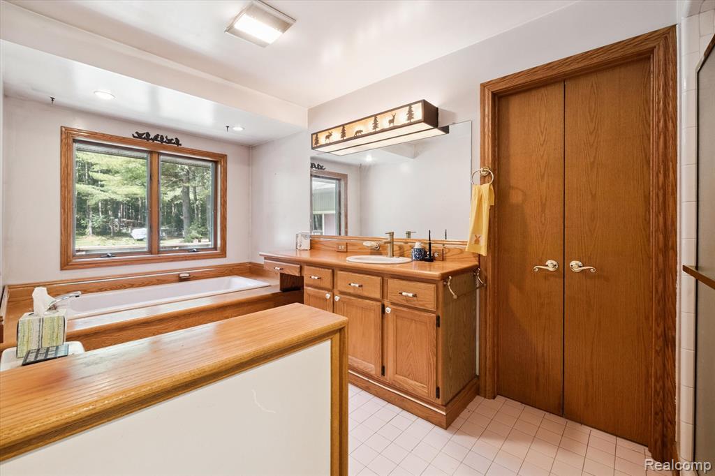 4851 Fox Chapel Drive, Dryden, MI 48428 — Photo 21