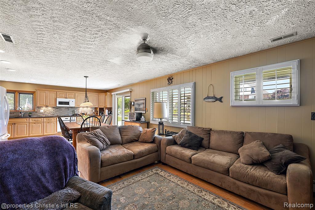 37337 LAKESHORE Drive, Harrison Township, MI — Photo 16
