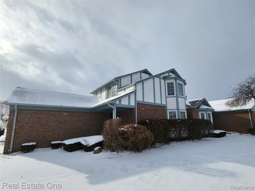 45529 Essex Drive, Macomb, MI 48044 — Photo 2