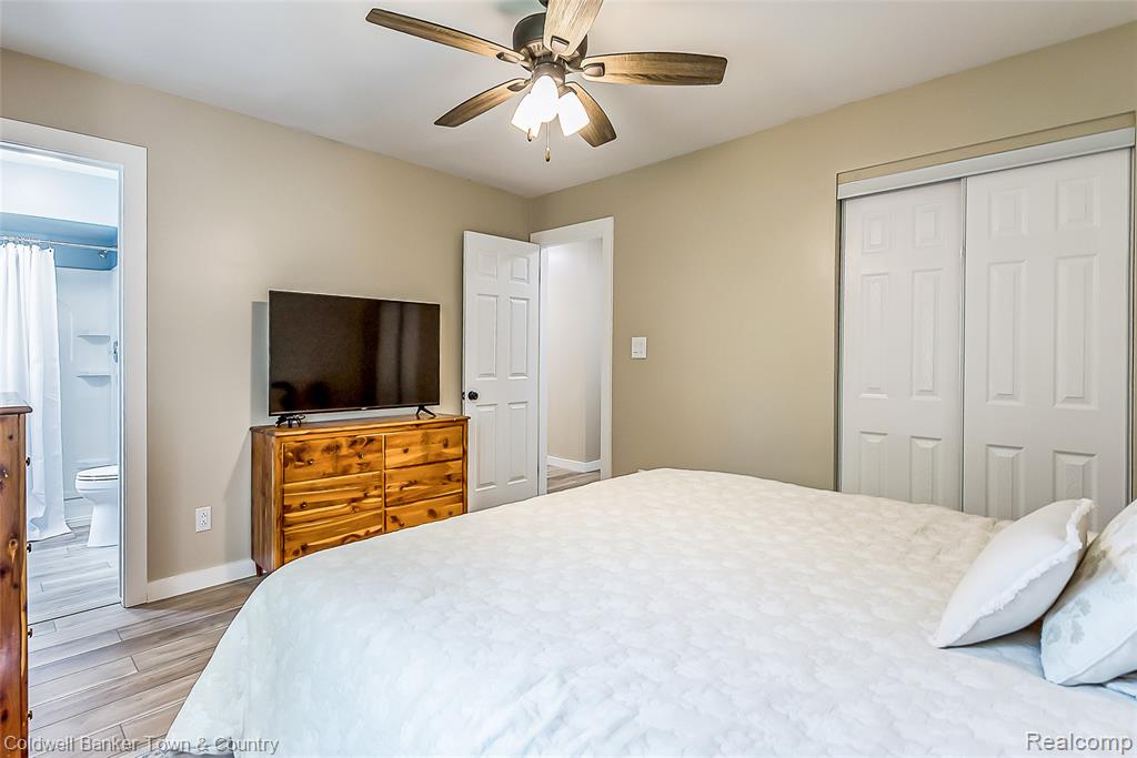 4225 N Tipsico Lake Road, Hartland, MI 48353 — Photo 25