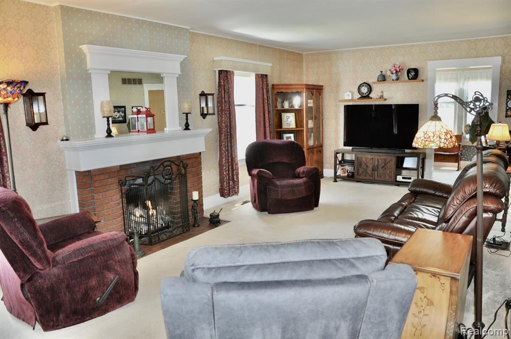 608 E MAPLE Street, Holly, MI 48442 — Photo 31