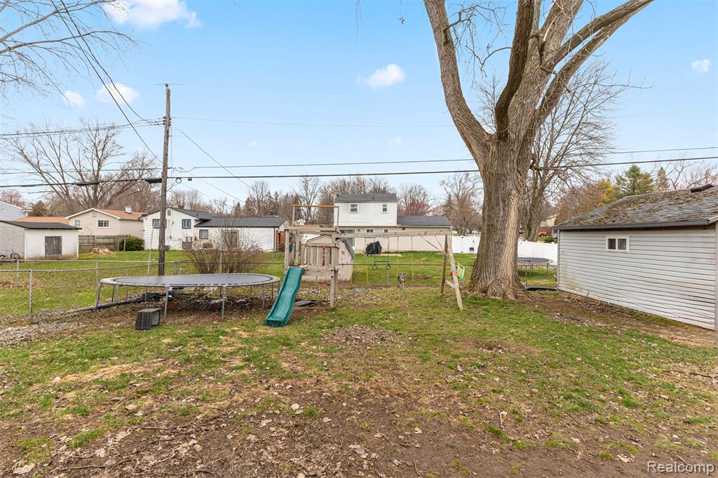 8781 Nottingham Drive, Ypsilanti, MI 48198 — Photo 8