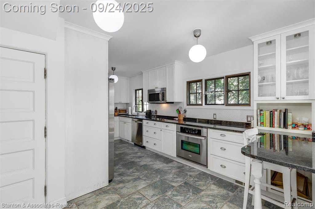 636 Waddington Street, Bloomfield Hills, MI 48301 — Photo 13