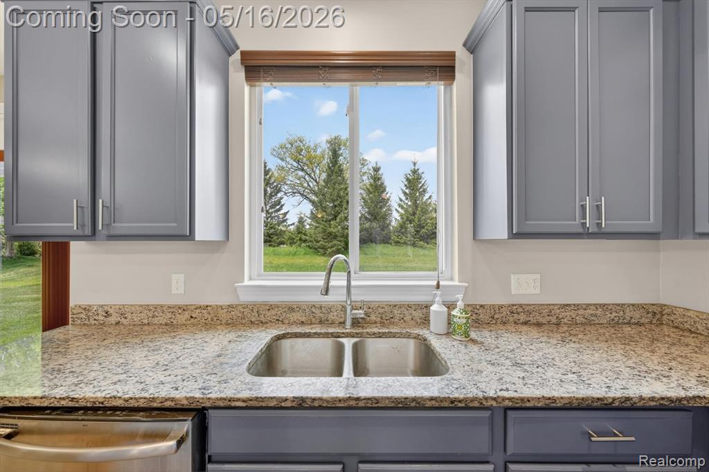 54908 N Grenelefe Circle W, South Lyon, MI 48178 — Photo 13