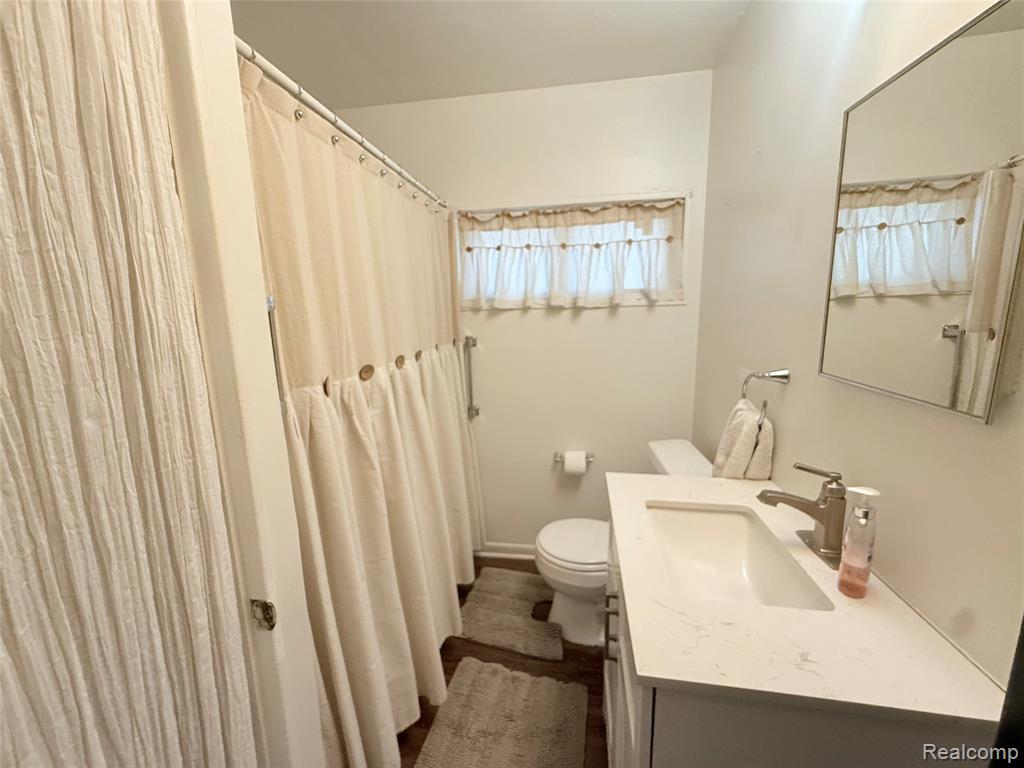 25747 Miracle Drive, Madison Heights, MI 48071 — Photo 18