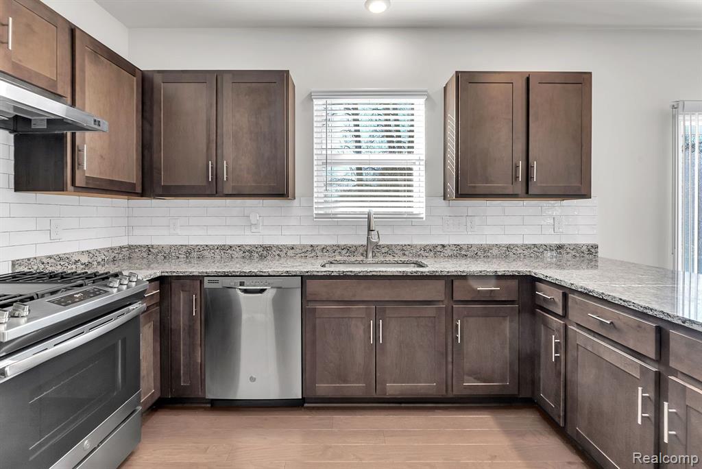 2019 WILTSHIRE Drive, Superior, MI 48198 — Photo 11