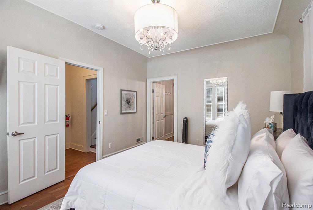 155 N Main Street, Clarkston, MI, 00000