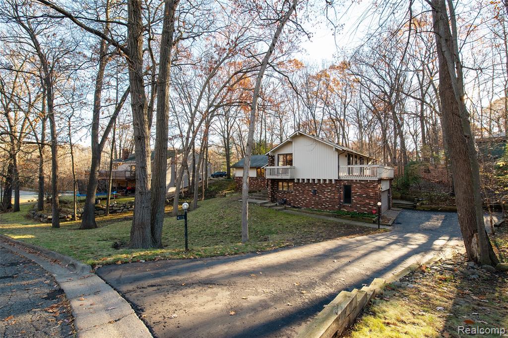 4993 Tiohero Boulevard, Clarkston, MI 48348 — Photo 3