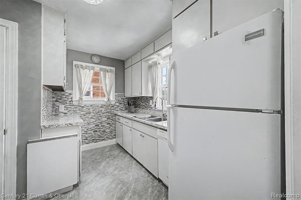 6821 Kolb Avenue, Allen Park, MI 48101 — Photo 8