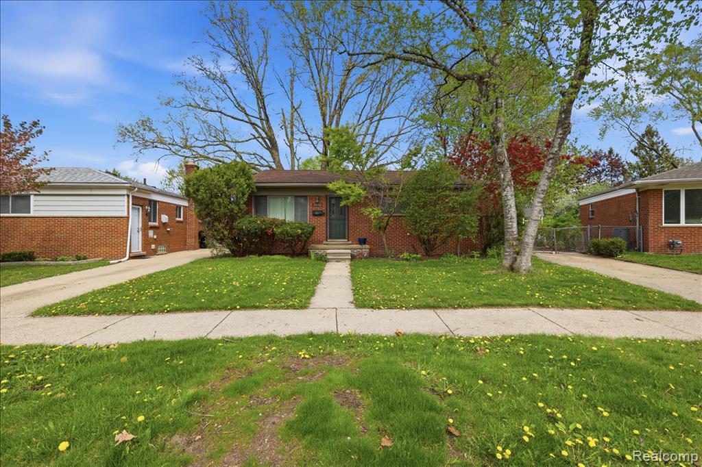 28146 Park Court, Madison Heights, MI 48071 — Photo 4