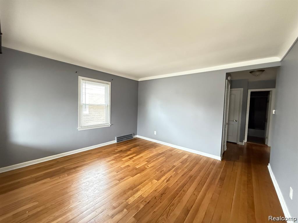8241 KALTZ, Center Line, MI 48015 — Photo 5