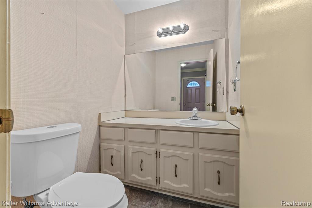 26692 Summerdale Drive, Southfield, MI 48033 — Photo 18