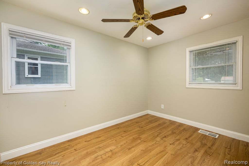 609 W Crane Street, Howell, MI 48843 — Photo 8