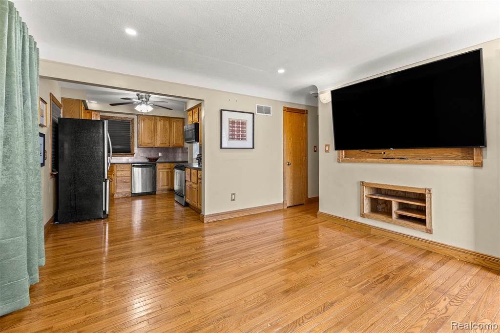 4903 Bedford Street, Dearborn Heights, MI 48125 — Photo 5
