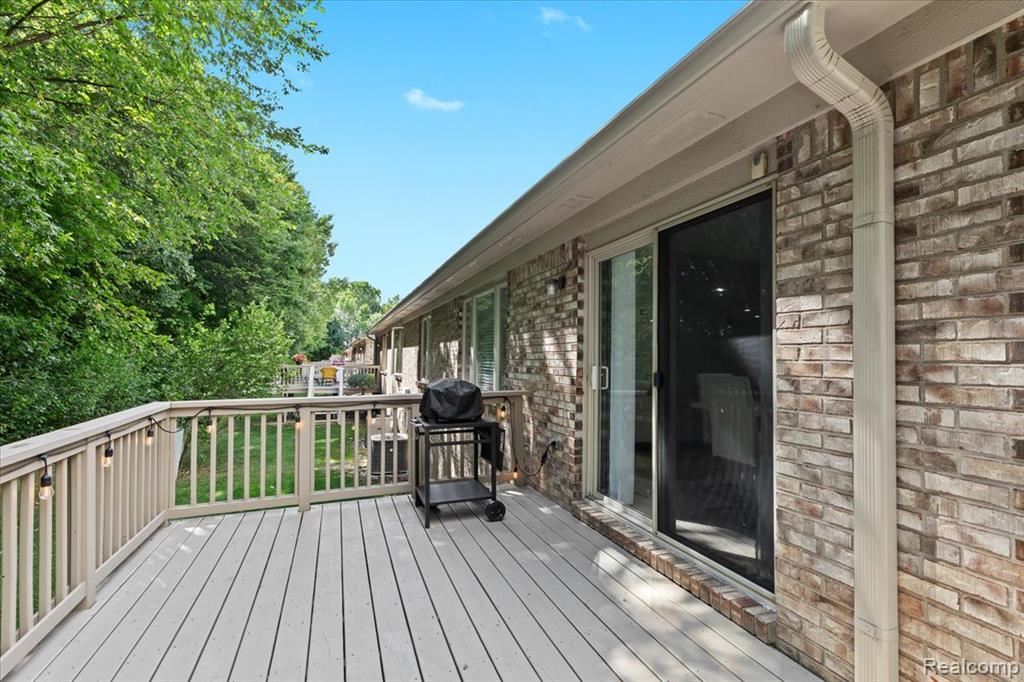 45964 Woodview Drive, Shelby Twp, MI 48315 — Photo 36