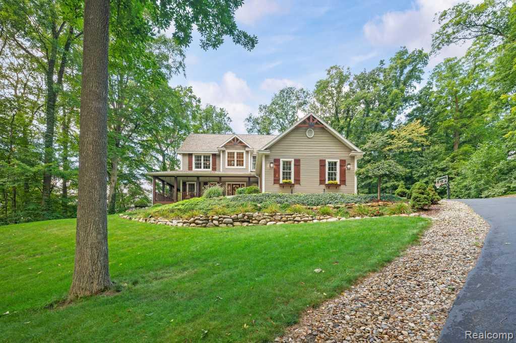 10568 Garr Road, Berrien Springs, MI 49103 — front exterior