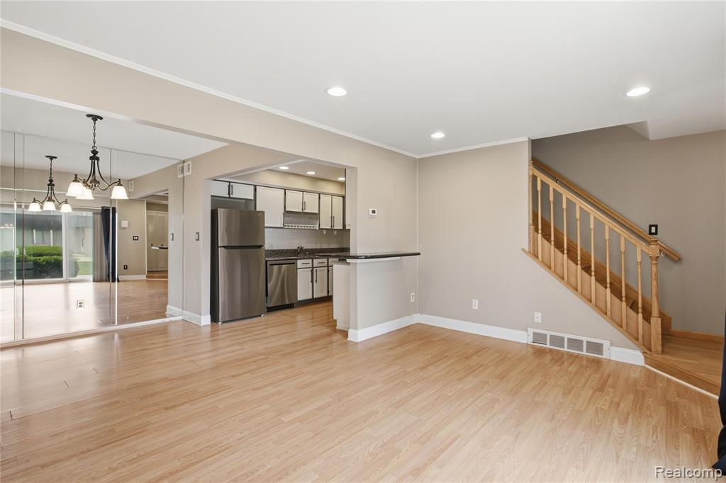 8685 Kennedy Circle, Warren, MI 48093 — Photo 7