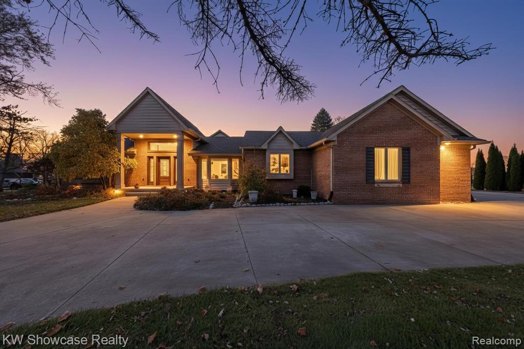 1112 W Cook Road, Grand Blanc, MI 48439 — Photo 4
