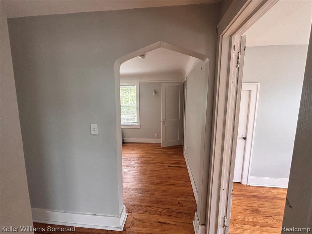 963 E Hayes Avenue, Hazel Park, MI 48030 — Photo 2