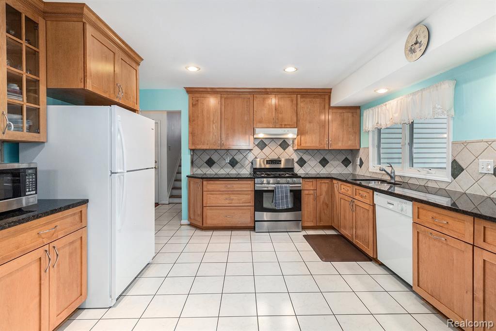 3420 Sussex Court, Ann Arbor, MI 48108 — Photo 9