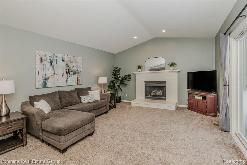 8742 WILLIAMSPORT Drive, White Lake, MI — Photo 10