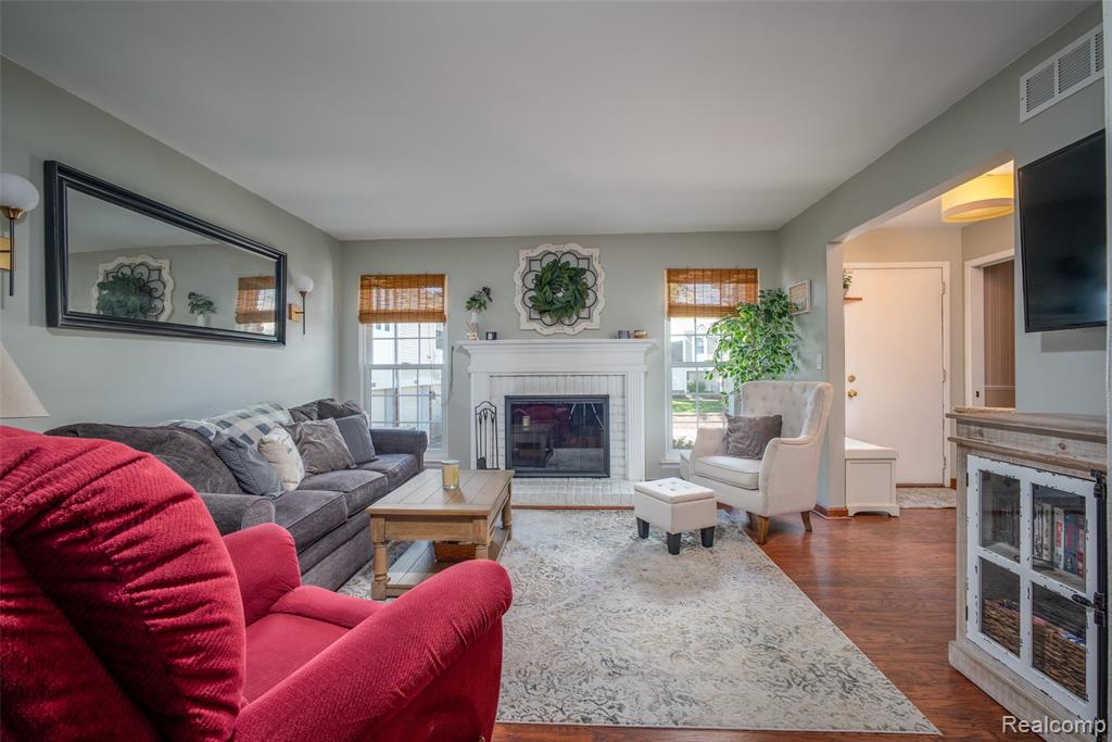 42174 Roscommon Street, Northville, MI 48167 — Photo 5