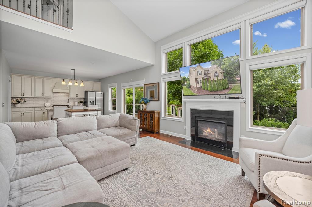 730 Leon Road, Walled Lake, MI 48390 — Photo 3