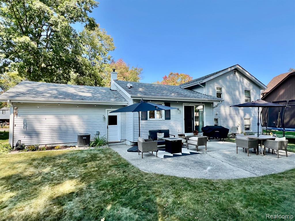 4245 SURREY Lane, Fort Gratiot, MI 48059 — Photo 35