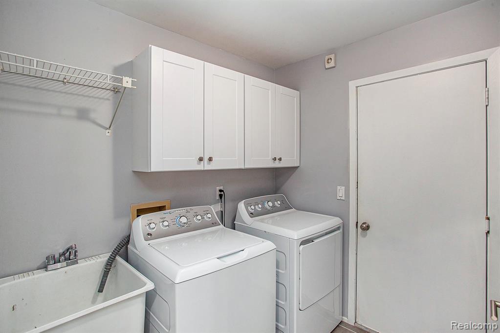 6830 Heron Point, West Bloomfield, MI 48323 — Photo 12