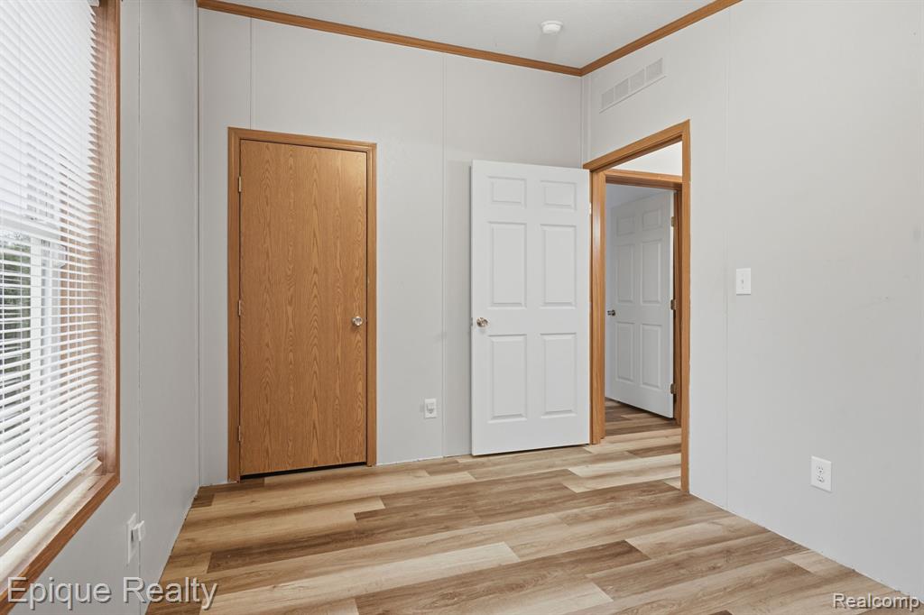 310 Greenwood, Wixom, MI 48393 — Photo 21