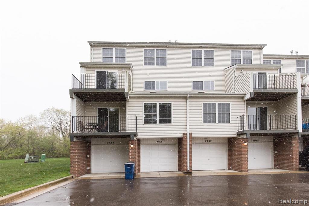 1933 LINDSAY Lane, Ann Arbor, MI 48104 — Photo 26