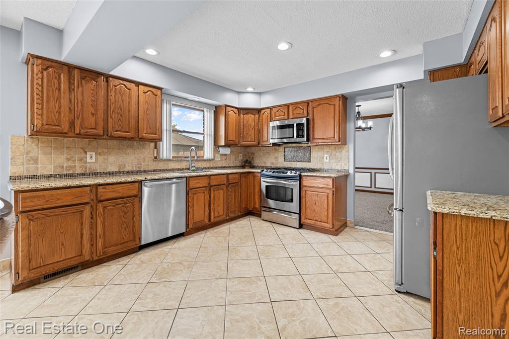 17300 Timothy Drive, Southgate, MI 48195 — Photo 12