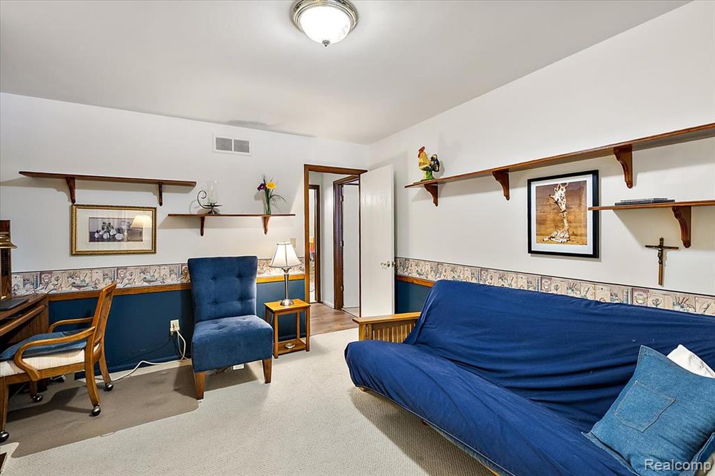 404 Meadow Bridge Drive, Rochester Hills, MI 48307 — Photo 21