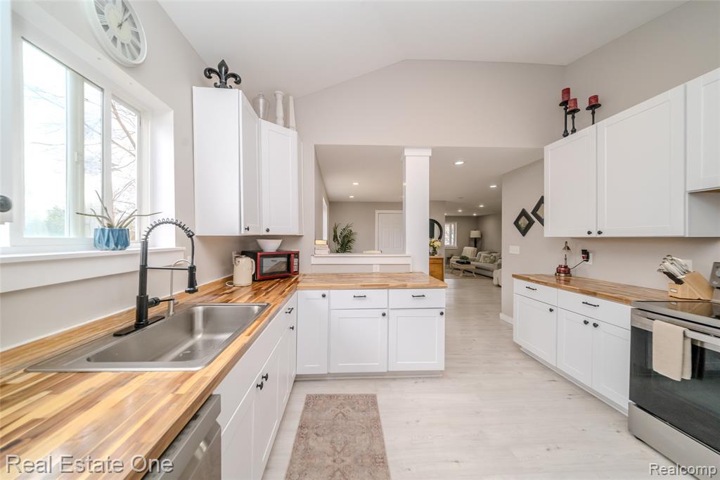 515 S Michigan Avenue, Howell, MI 48843 — Photo 23