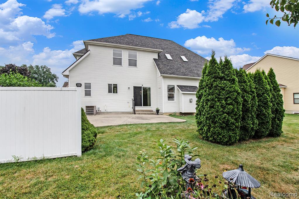 8342 Meadow Creek Drive, Goodrich Vlg, MI — Photo 21