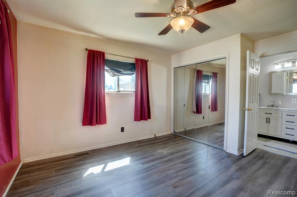 4342 SUNNYMEAD Avenue, Burton, MI 48519 — Photo 26