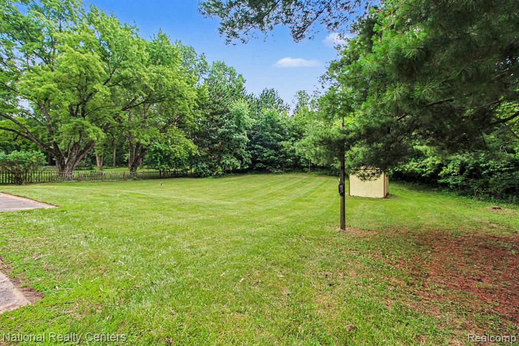 1800 Kingston Drive, Pinckney, MI 48169 — Photo 19