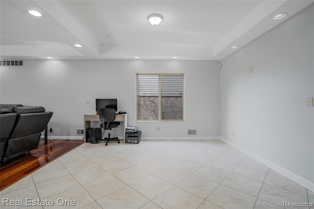 6067 N Vernon Street, Dearborn Heights, MI 48127 — Photo 11