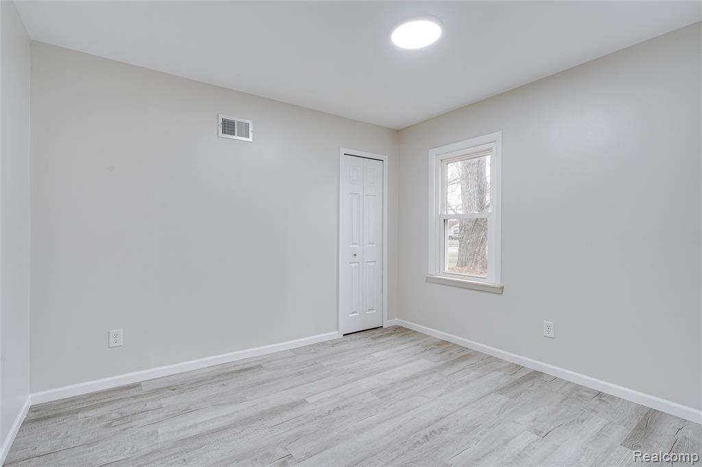 7451 Cavell Street, Westland, MI — Photo 21