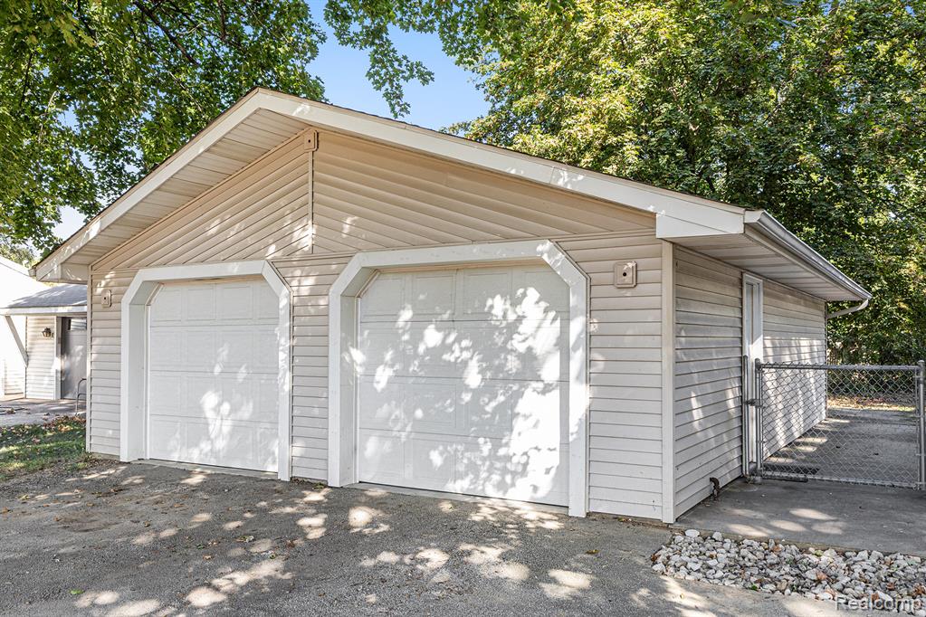 320 Barker Road, Whitmore Lake, MI 48189 — Photo 4