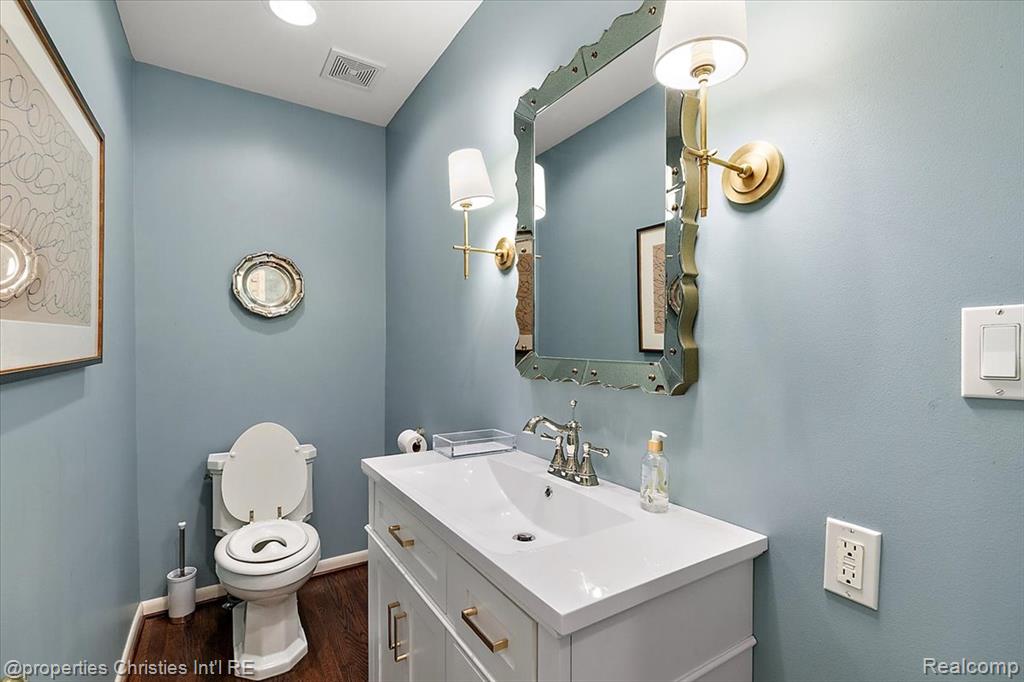 2579 Amberly Road, Bloomfield, MI 48301 — Photo 10