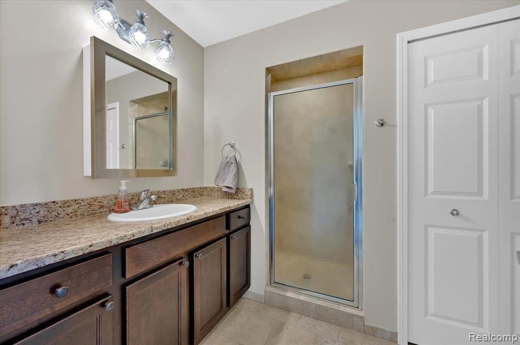 50088 Watling Street, 99, Shelby Twp, MI 48317 — Photo 17