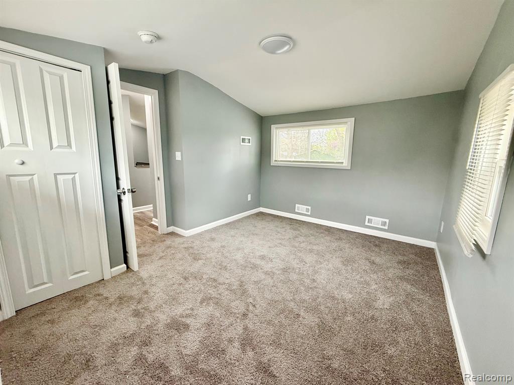 3336 Leta Avenue, Burton, MI 48529 — Photo 24