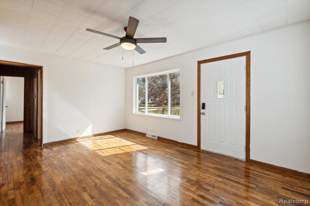 5407 Country Lane, Flint, MI 48506 — Photo 6